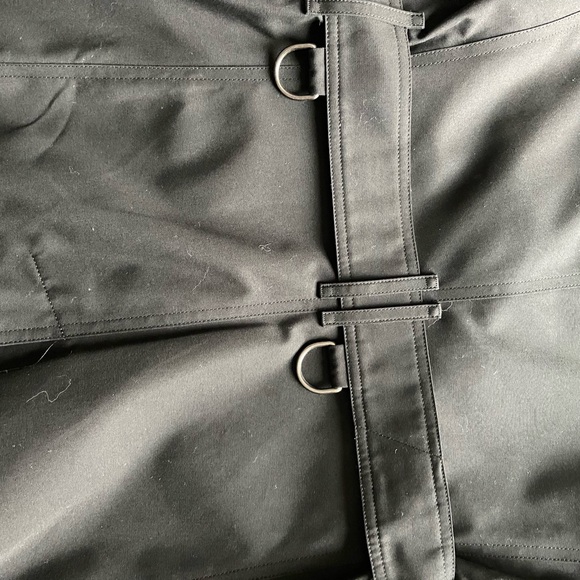 Burberry Elegant Black Trench Coat - Picture 7 of 11